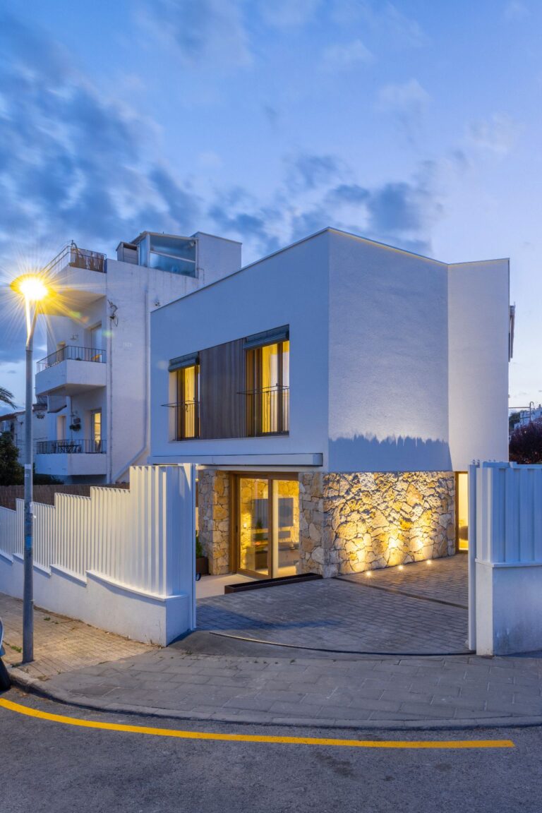 compressed-FAÇANA garatge